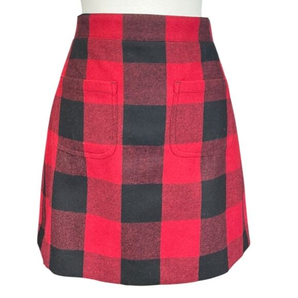 J.Crew Red Black Buffalo Check Wool Mini Skirt Size 4 Cozy Fall/ Winter Classic - Picture 1 of 9